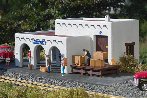 PIKO 62105 G Scale Santa Fe Station Kit