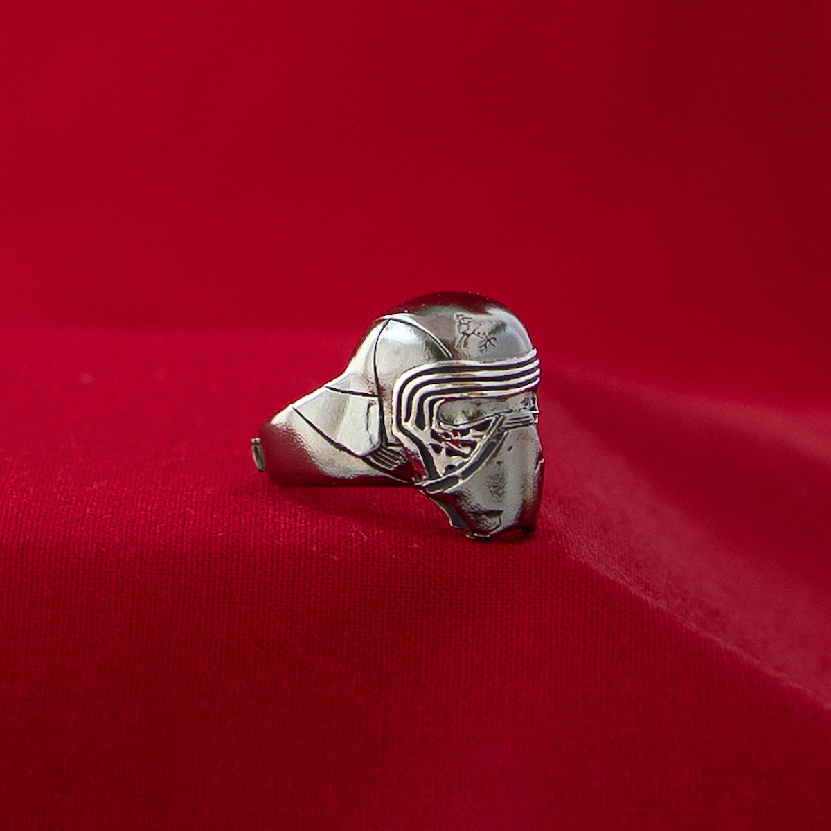 Star Wars X RockLove Kylo Ren Helmet Ring