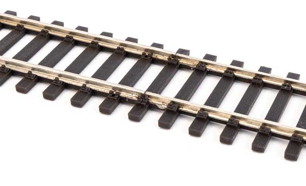Walthers Mainline 948-83002 HO Scale Nickel Silver Transition Track - Code 83 to Code 70