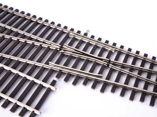 Walthers Mainline 948-83075 HO Scale Code 83 Nickel Silver DCC Friendly Number 6 Single Crossover Turnout - Left Hand