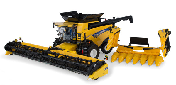 Ertl 13874 1/32 Scale New Holland CR8.90 Combine