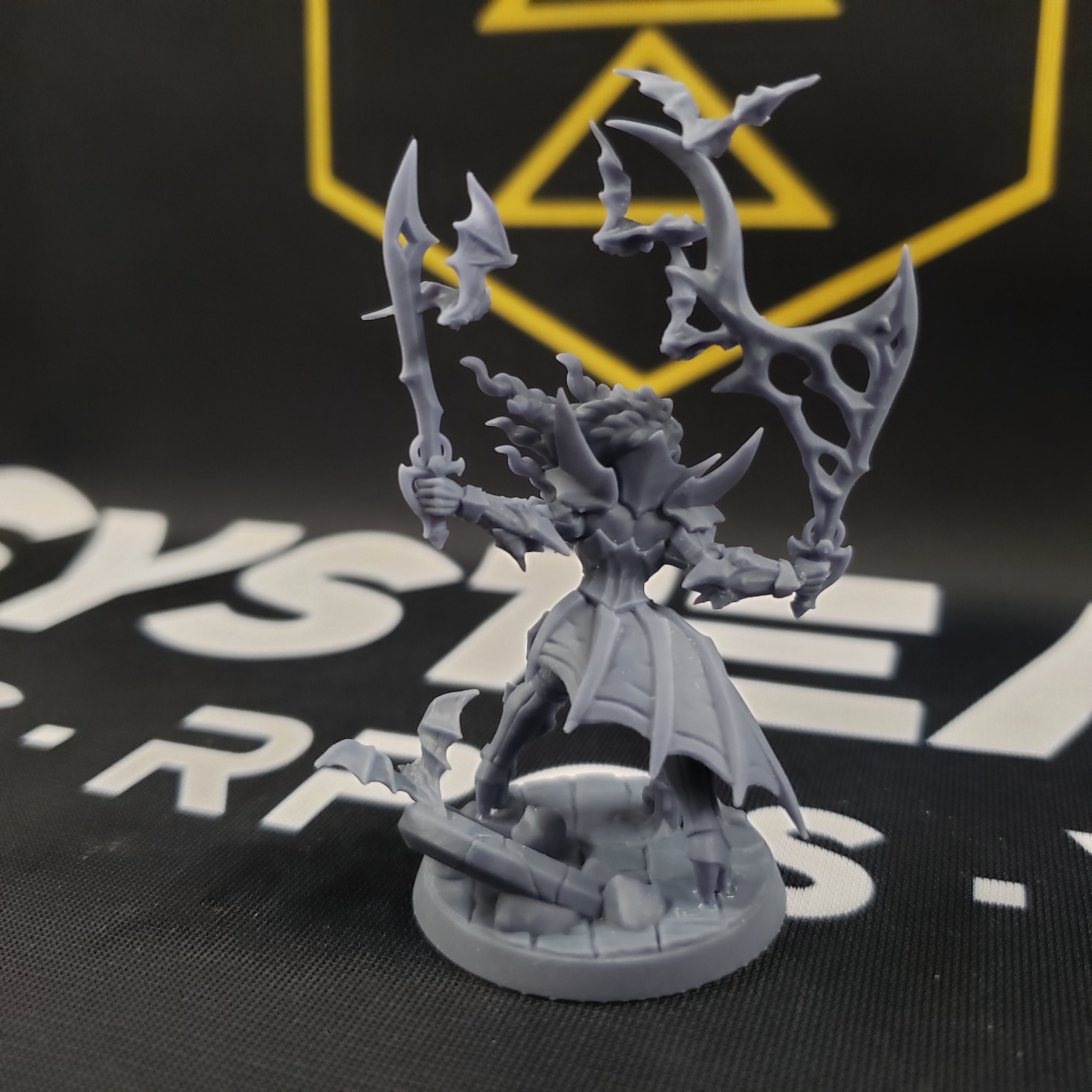 Lenora Drakenmiryan, Lady of Darkness (Female Vampire Hero)