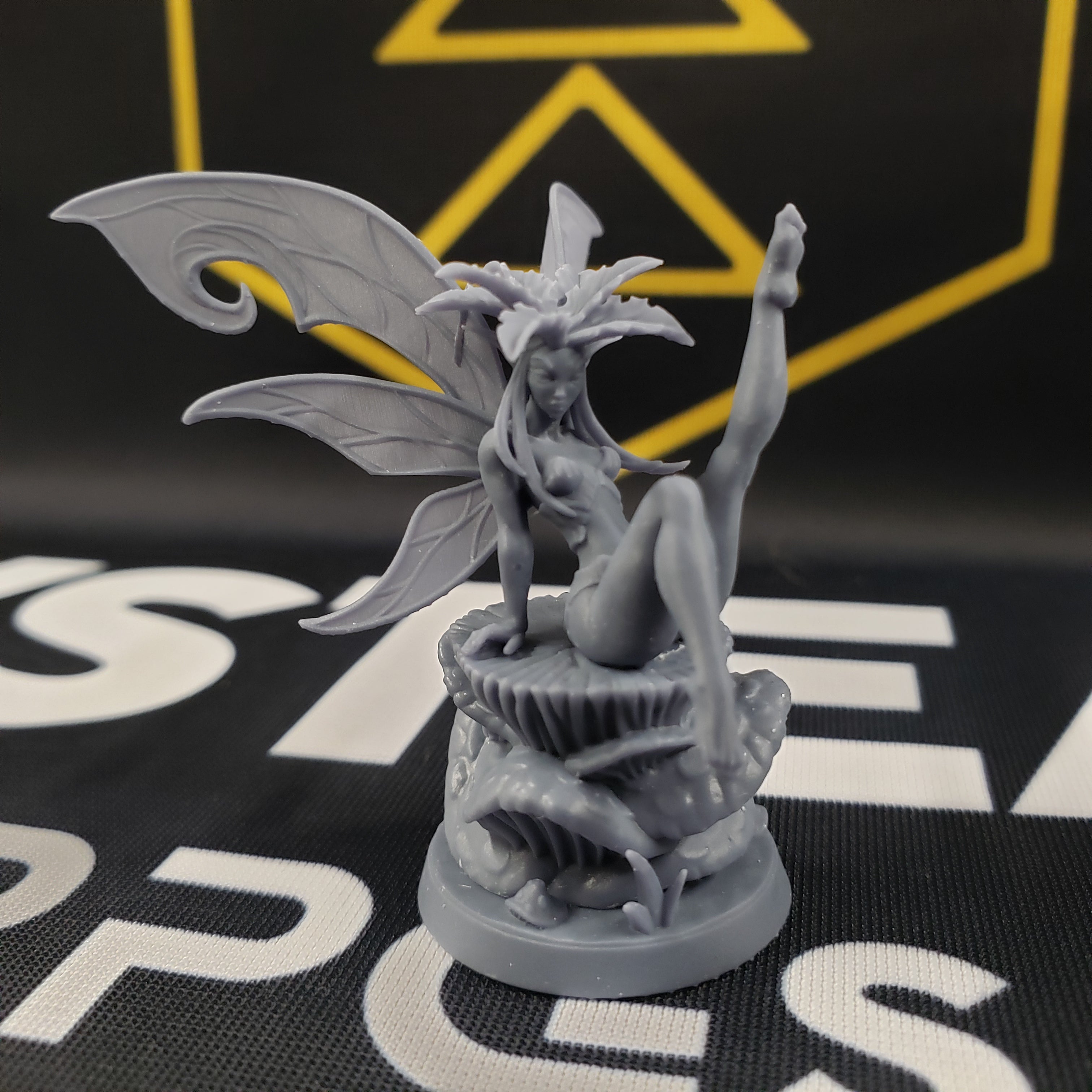 Mandragora (Female Fairy Pinup)