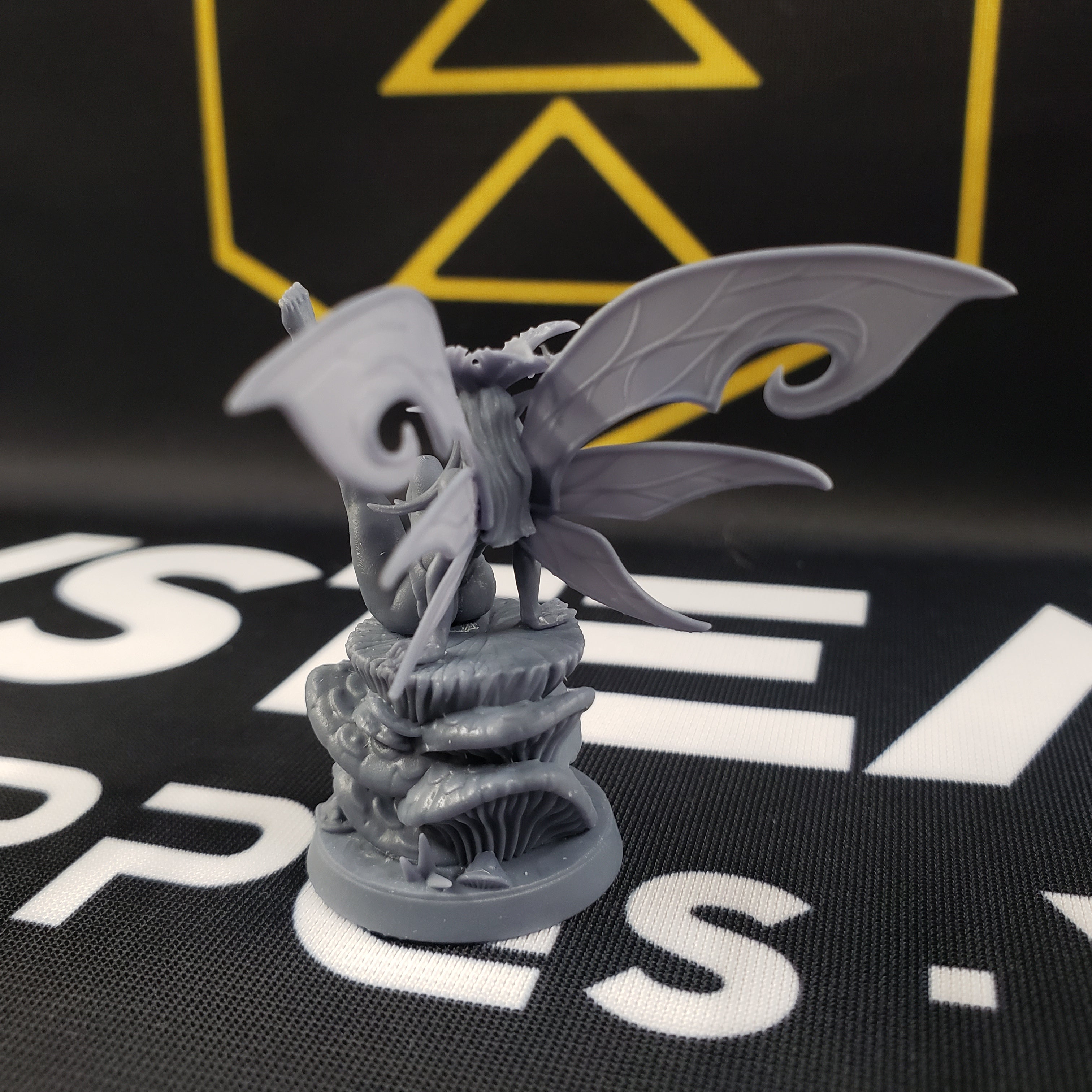 Mandragora (Female Fairy Pinup)