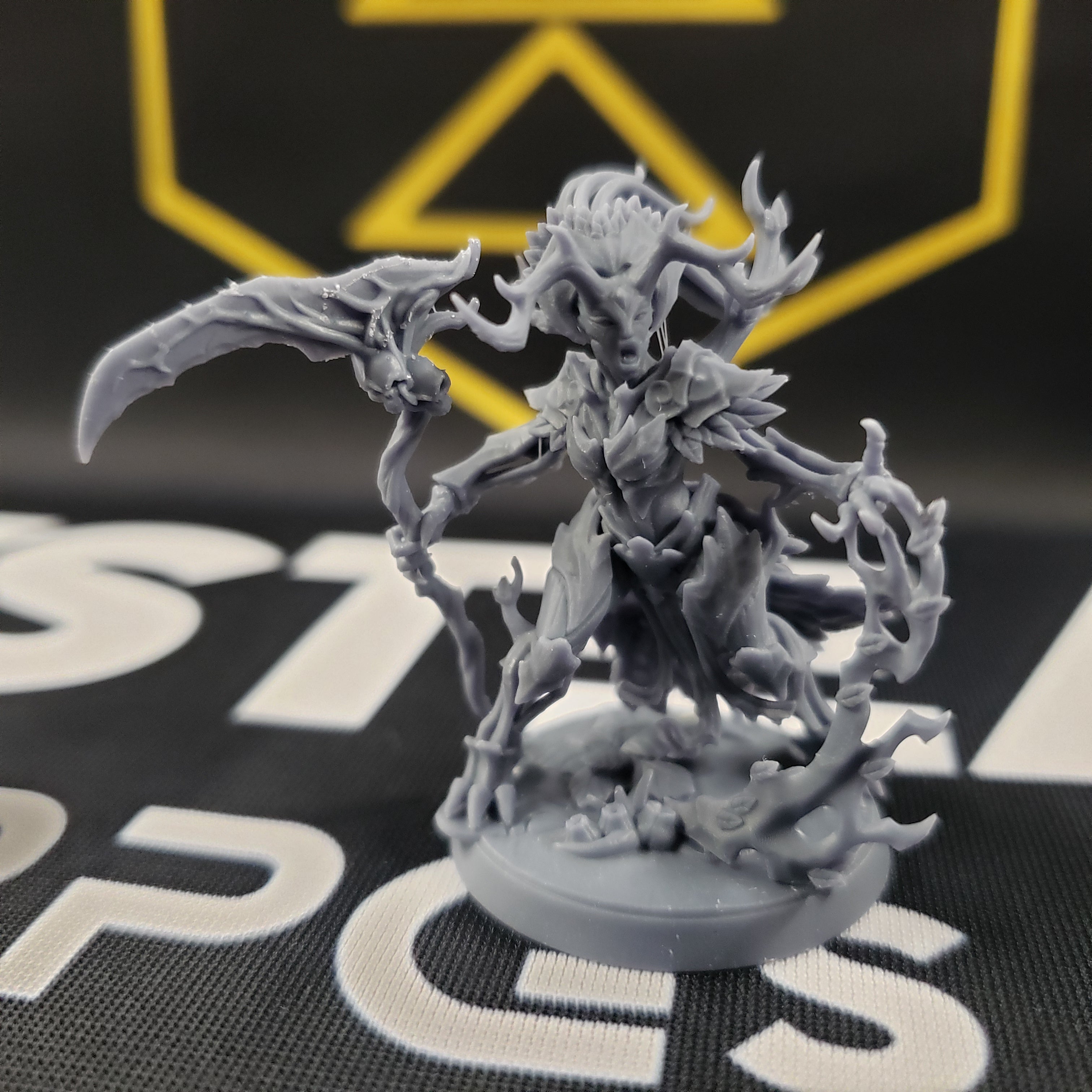 Feydris, Deeproot Enchantress (Female Spriggan Druid)