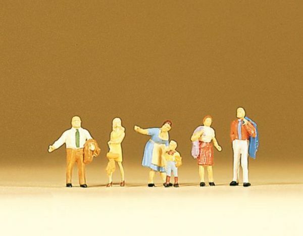 Preiser 79068 N Scale Pedestrians -- Family in the City