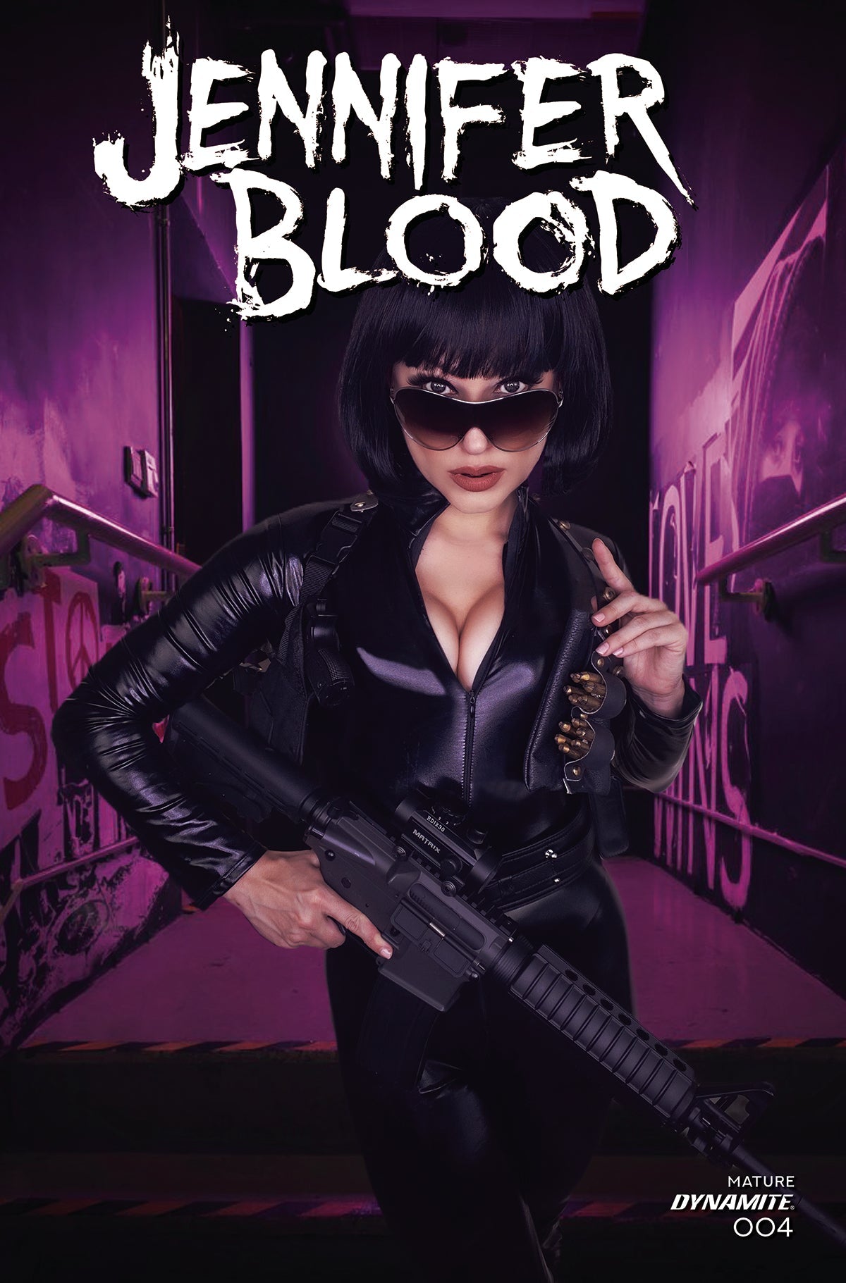 Jennifer Blood #4 E Cosplay Variant (Mr) (01/05/2022) Dynamite