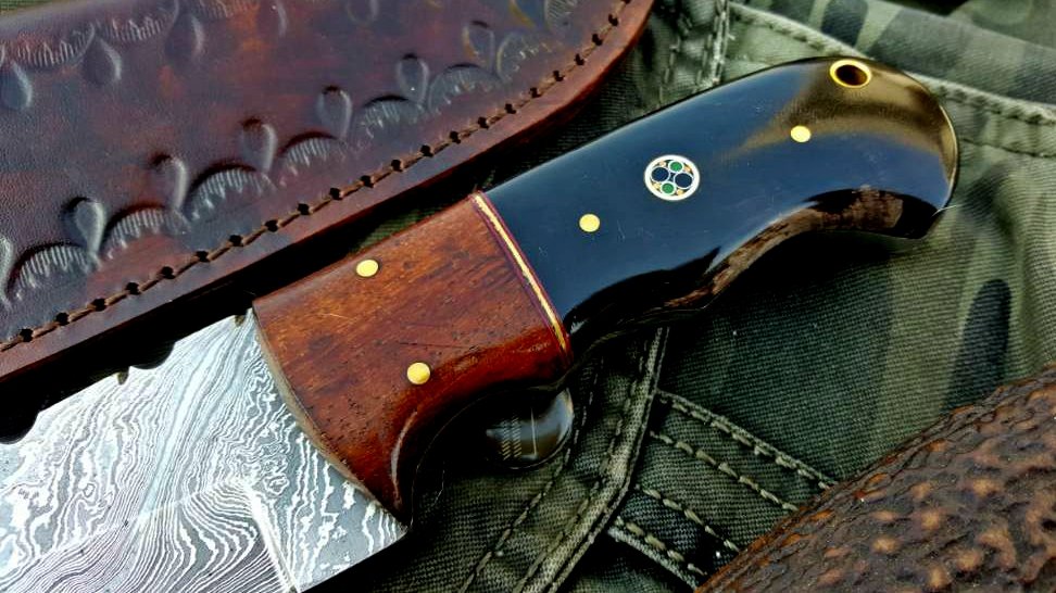 Custom Handmade Damascus Steel Hunting Skinning Knife