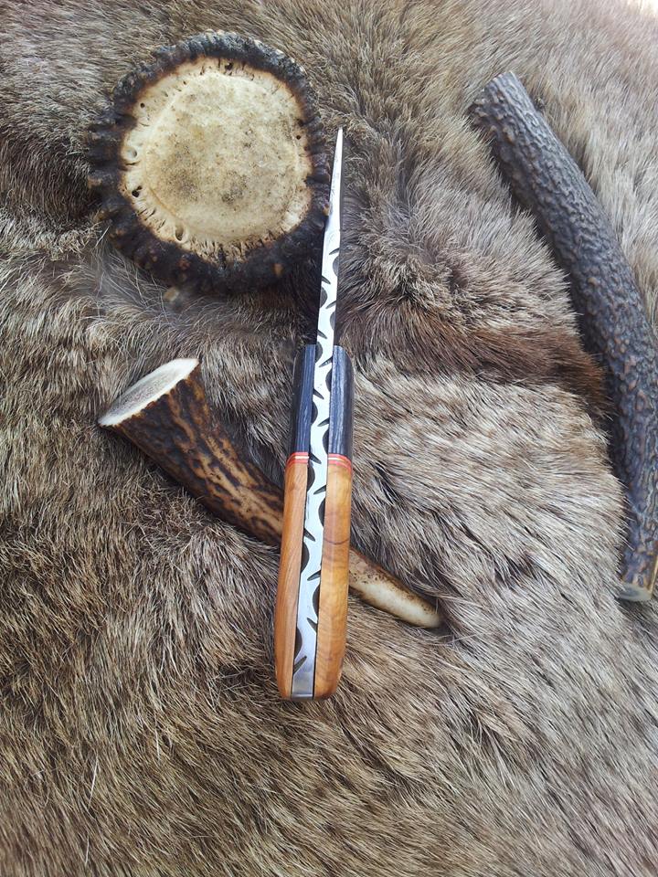 Custom Damascus Steel Field Dressing Deer Skinning Knife – 7 Inch Drop Point Blade with Olivewood Handle