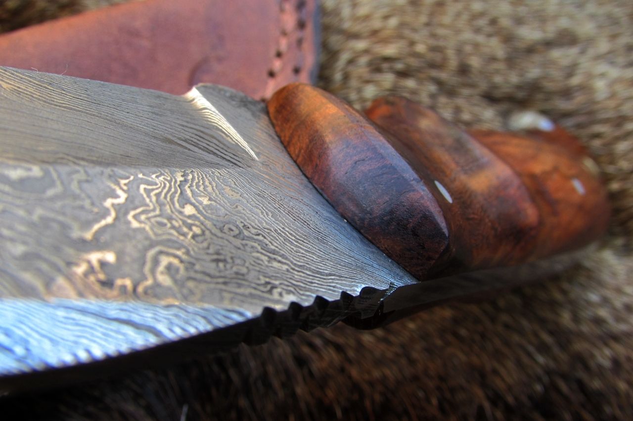 Handmade Damascus Skinning Knife