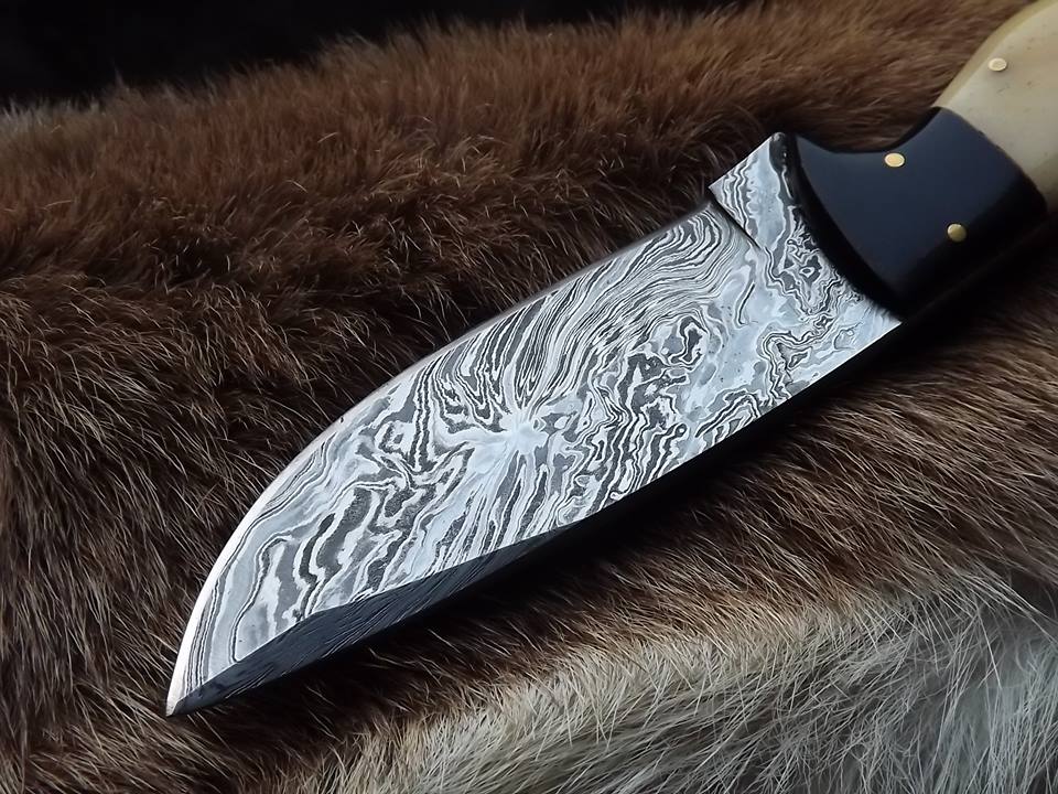 Custom Handmade Twister Damascus Steel Hunting Skinning Knife