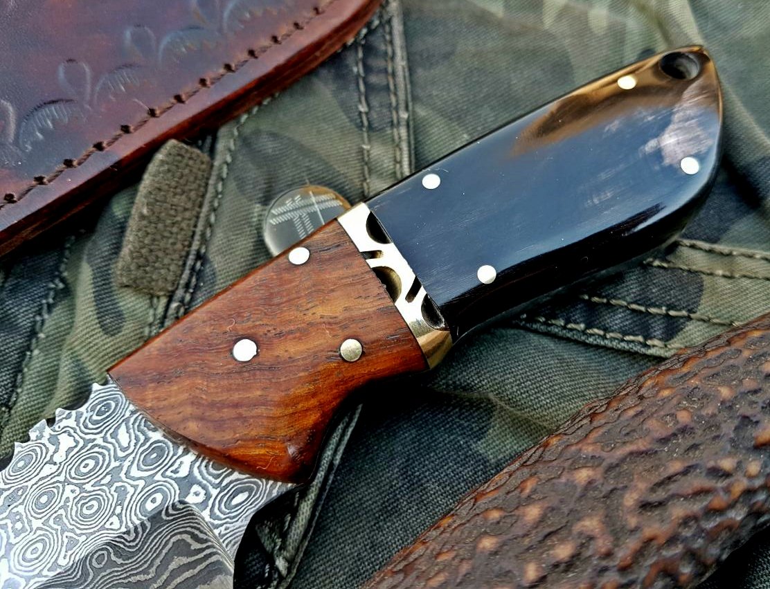 Custom Handmade Damascus Steel Skinning Knife