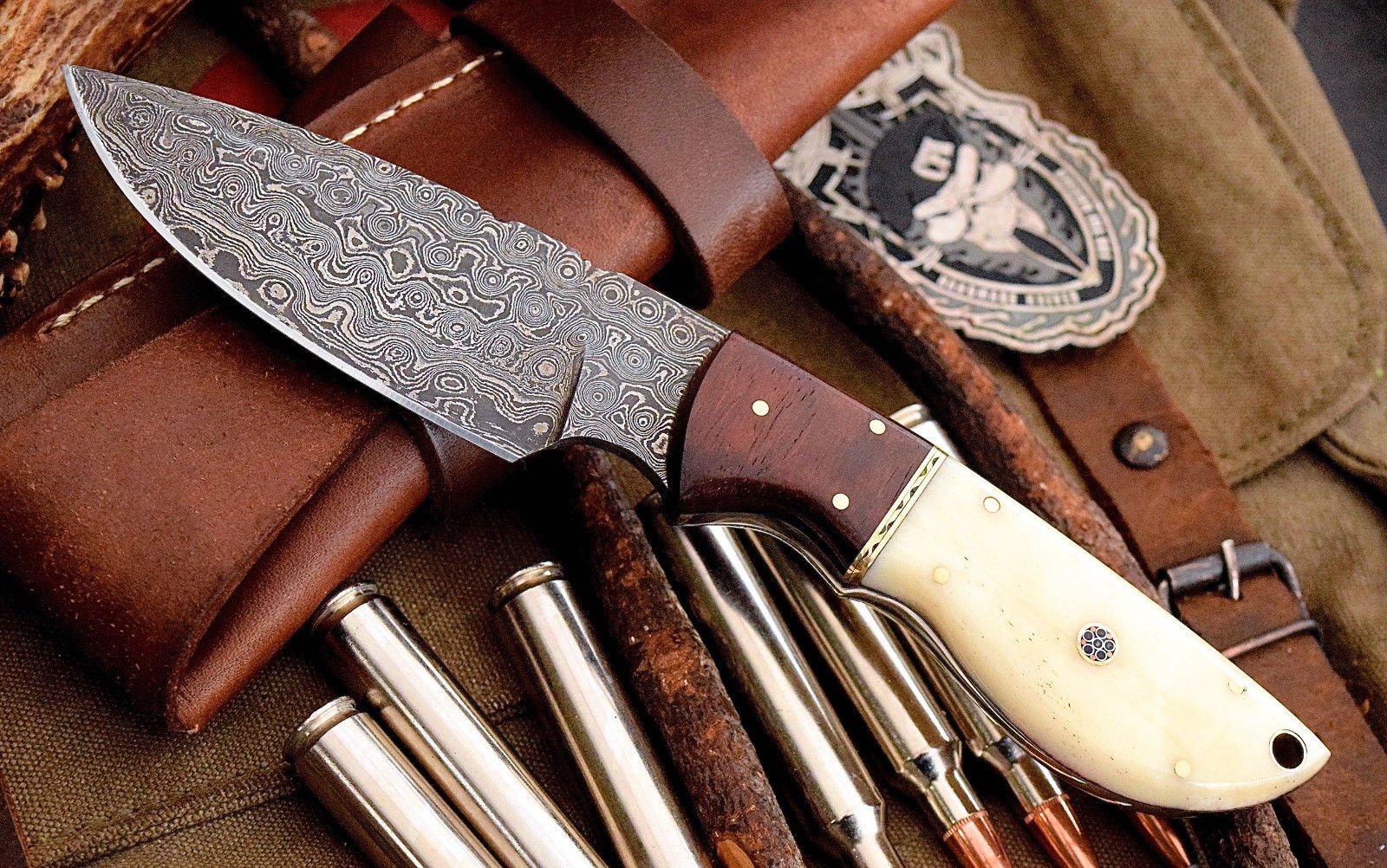 Custom Handmade Damascus Deer Skinning Knife – Rosewood & Bone Handle, 8.5" with Leather Sheath