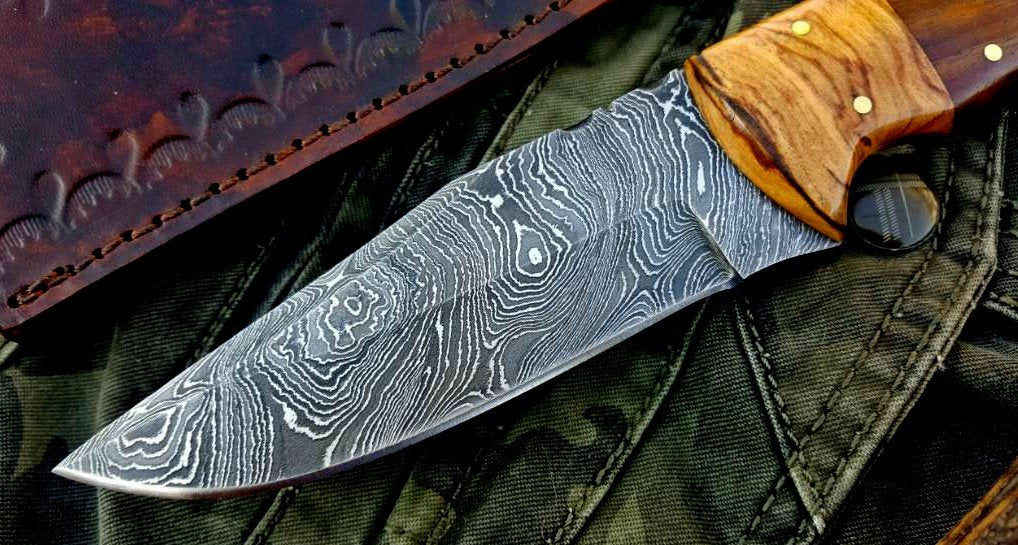 Custom Handmade Twist Damascus Steel Hunting Skinning Knife