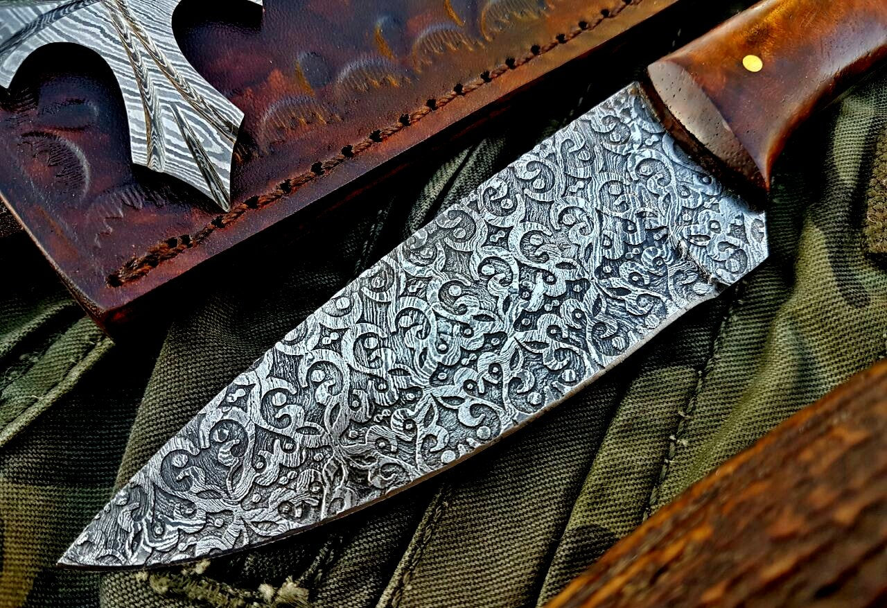 Custom Handmade Damascus Steel Hunting Skinning Knife