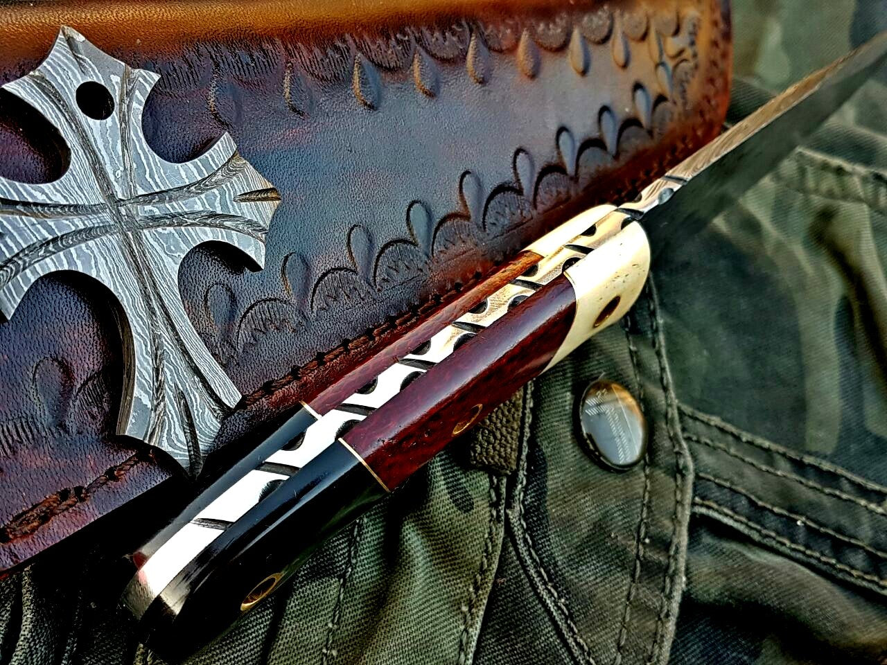 Custom Handmade Damascus Steel Skinning Hunting Knife