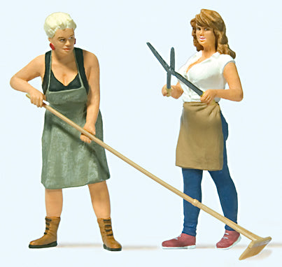 Preiser 44929 G Scale Women Working in the Garden -- pkg(2)