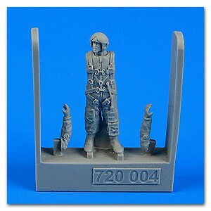 Aerobonus 720004 1/72 Soviet Navy Air Force Pilot (AV-MF) 1975-83 (Standing)