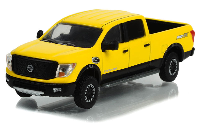 Greenlight 35250-E 1/64 Scale 2018 Nissan Titan XD Pro-4X Pickup
