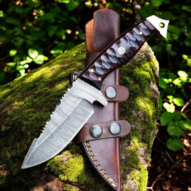 Trailblazer Hunting Knife: Damascus Steel with Micarta G10 Handle