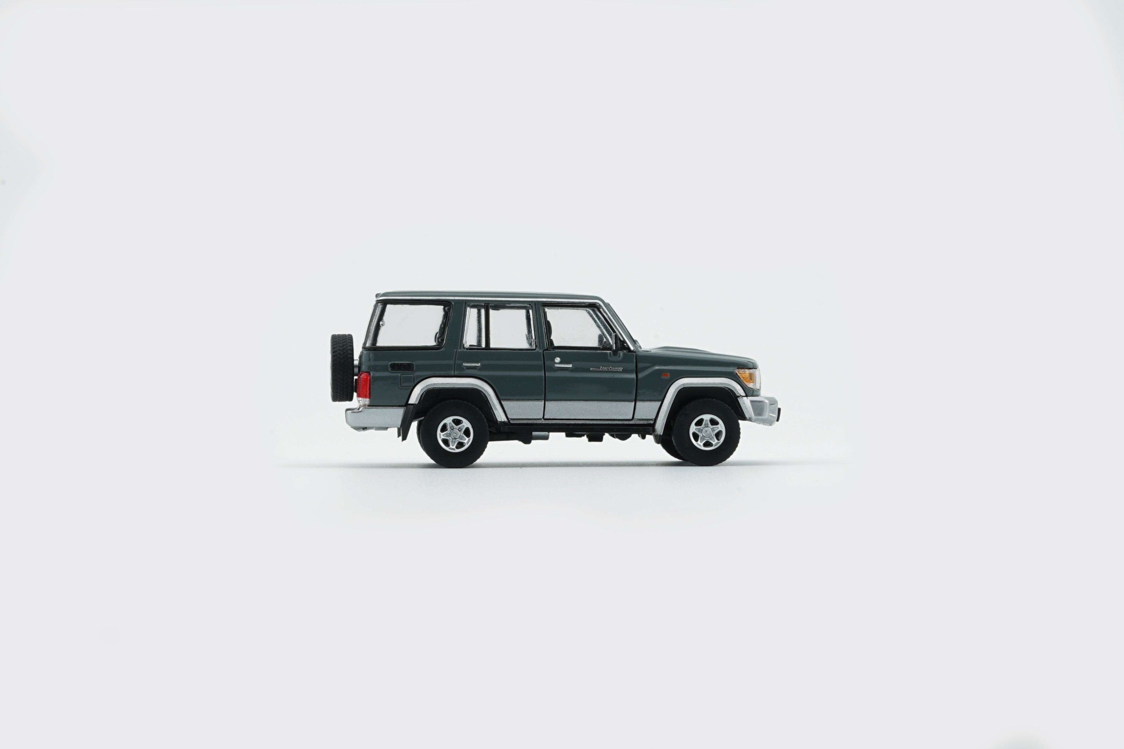BM Creations Toyota Land Cruiser LC76 Dark Red / Dark Grey - RHD 1:64