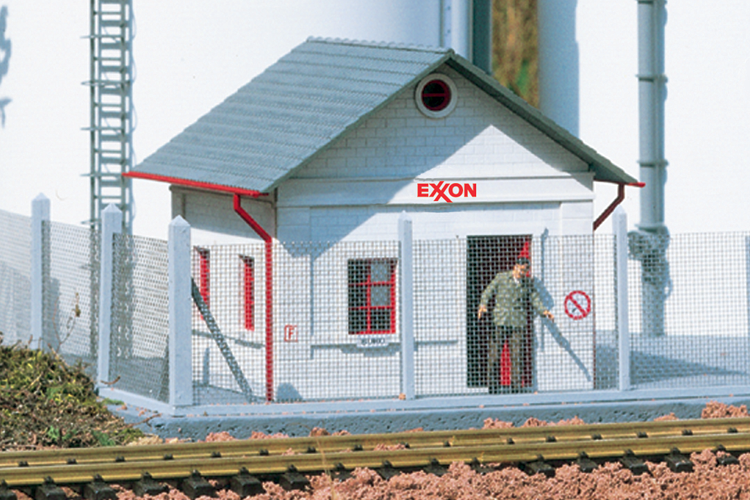 PIKO 62037 G Scale Tank Depot Office Kit