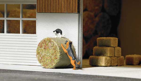 Busch 7920 HO Scale Dog Chasing Cat - Action Set -- Dog, Cat, Round Hay Bale
