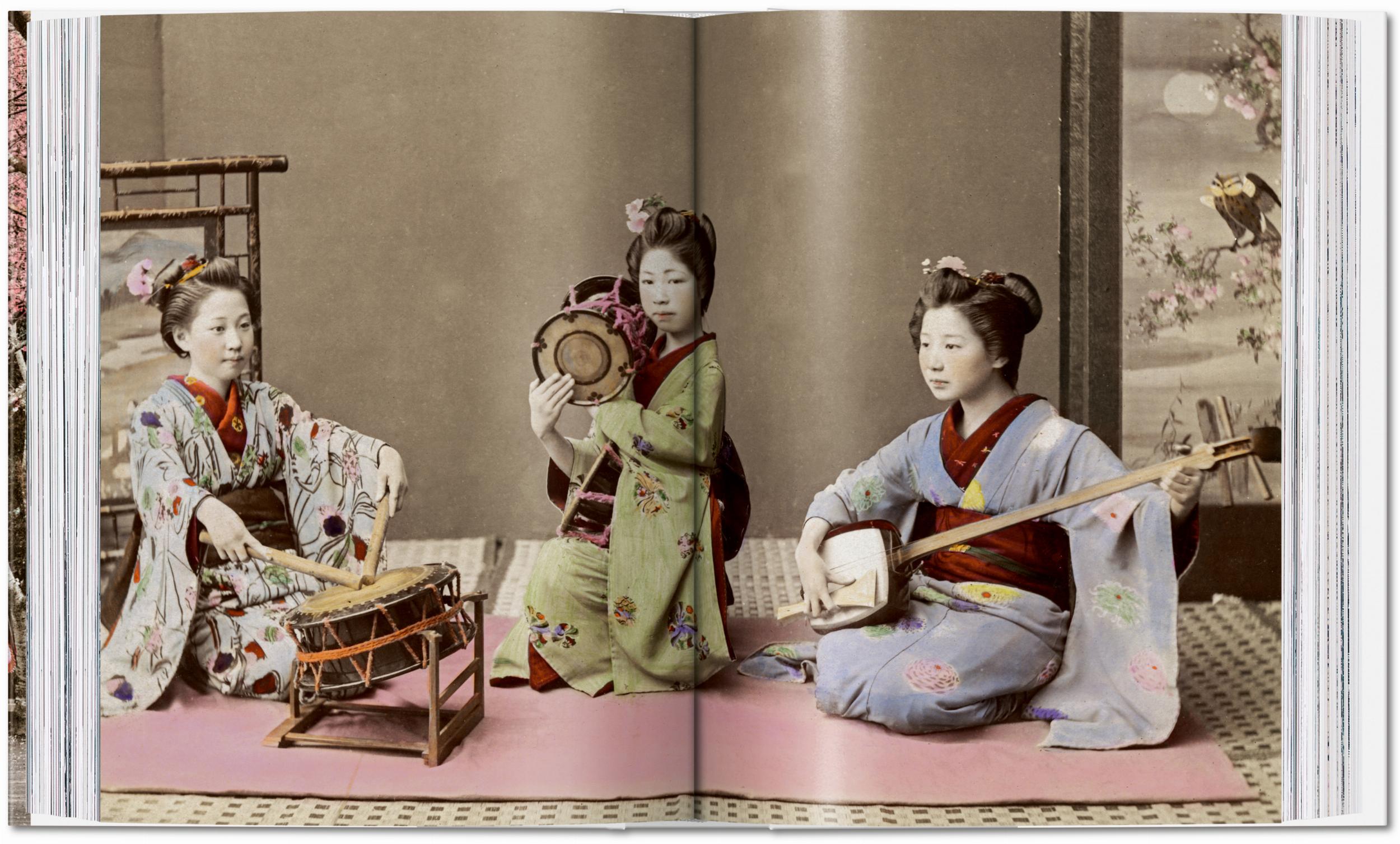 Japan 1900. A Portrait in Color (German, French, English)