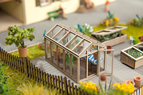 Noch 14357 HO Scale Greenhouse -- Kit - 1-5/8 x 15/16 x 1" 4.2 x 2.4 x 2.6cm