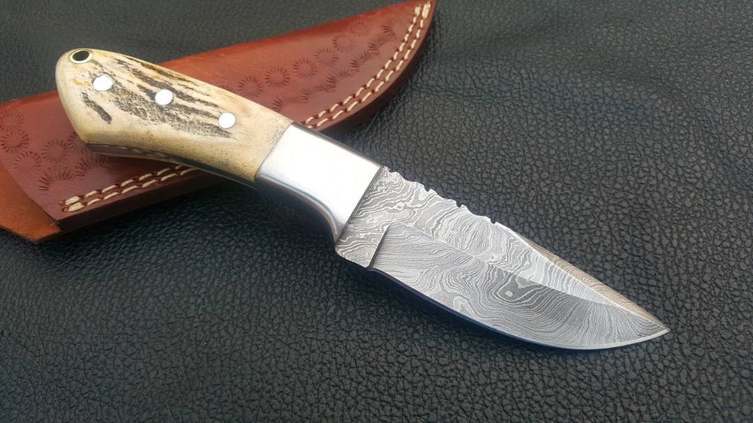 Deer Skinning Knife Custom Handmade Full Tang Damascus Steel with Antler Horn Handle, 8-inch - The Horncrest