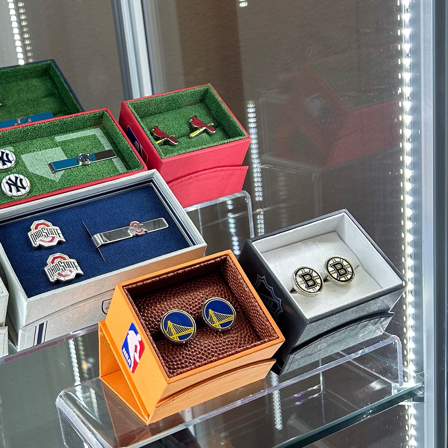 Retail Glass Display Black Cabinet With Locking Storage