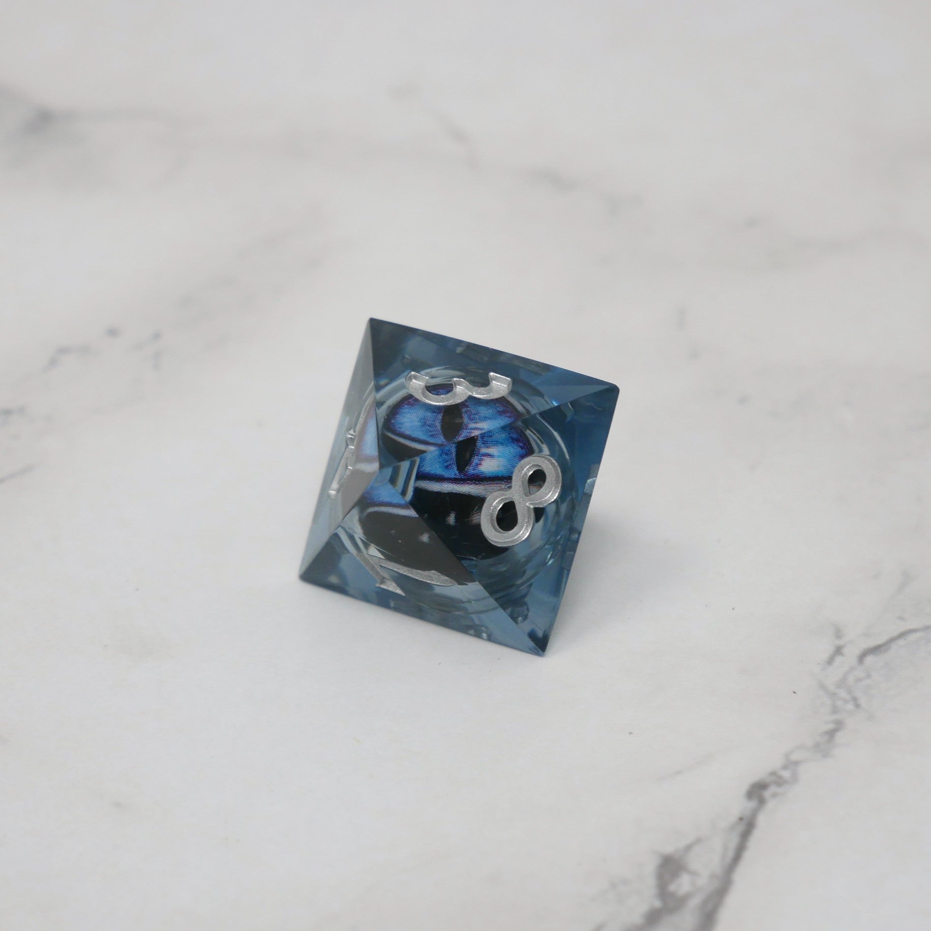 Blue Slaadi's Eye - 7 Piece Moving Eye DnD Dice Set | Acrylic RPG Gaming Dice