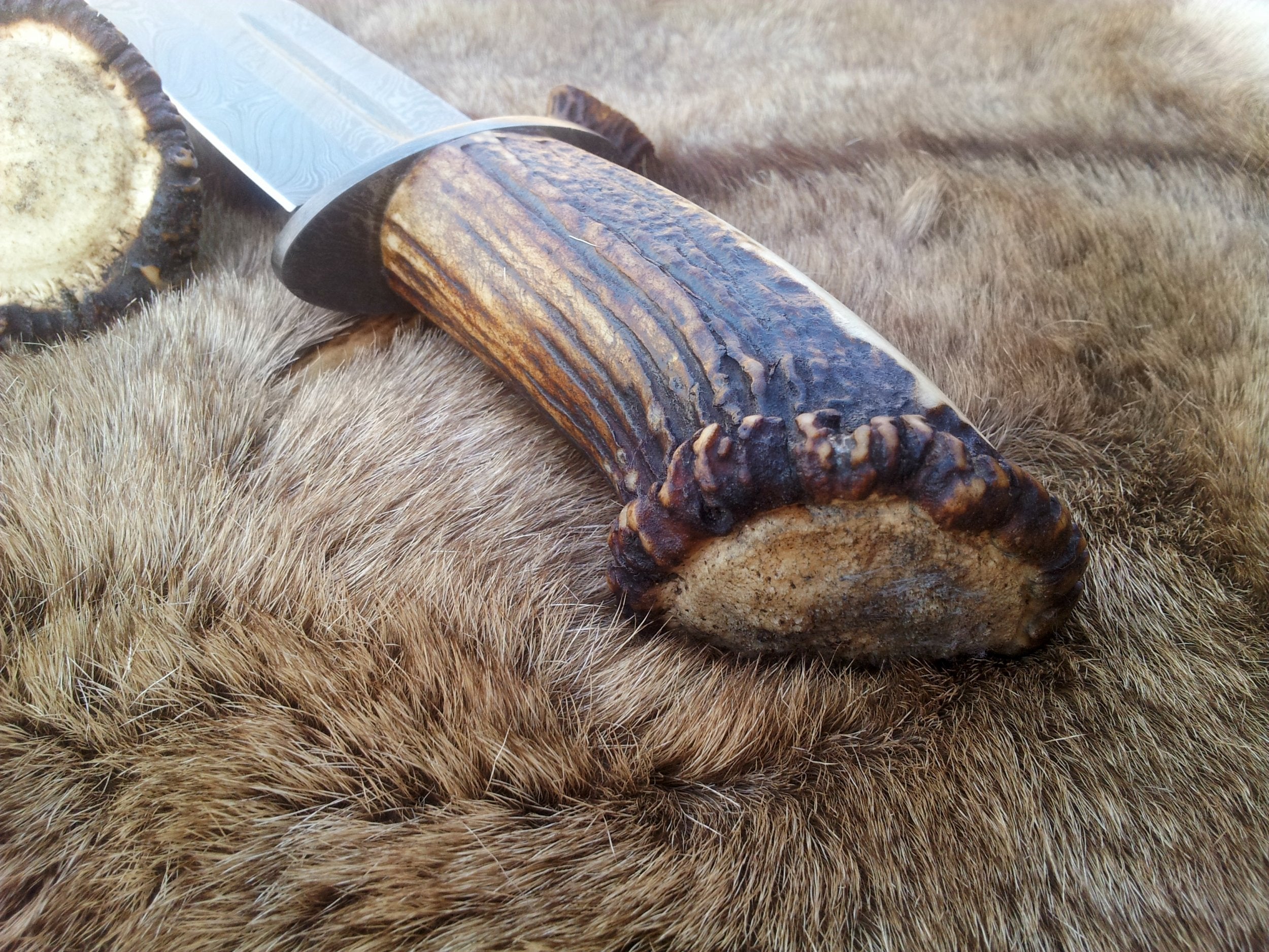 Vintage Bowie Knife with Custom Handcrafted Damascus Steel Blade & Stag Horn Handle - 14 Inches