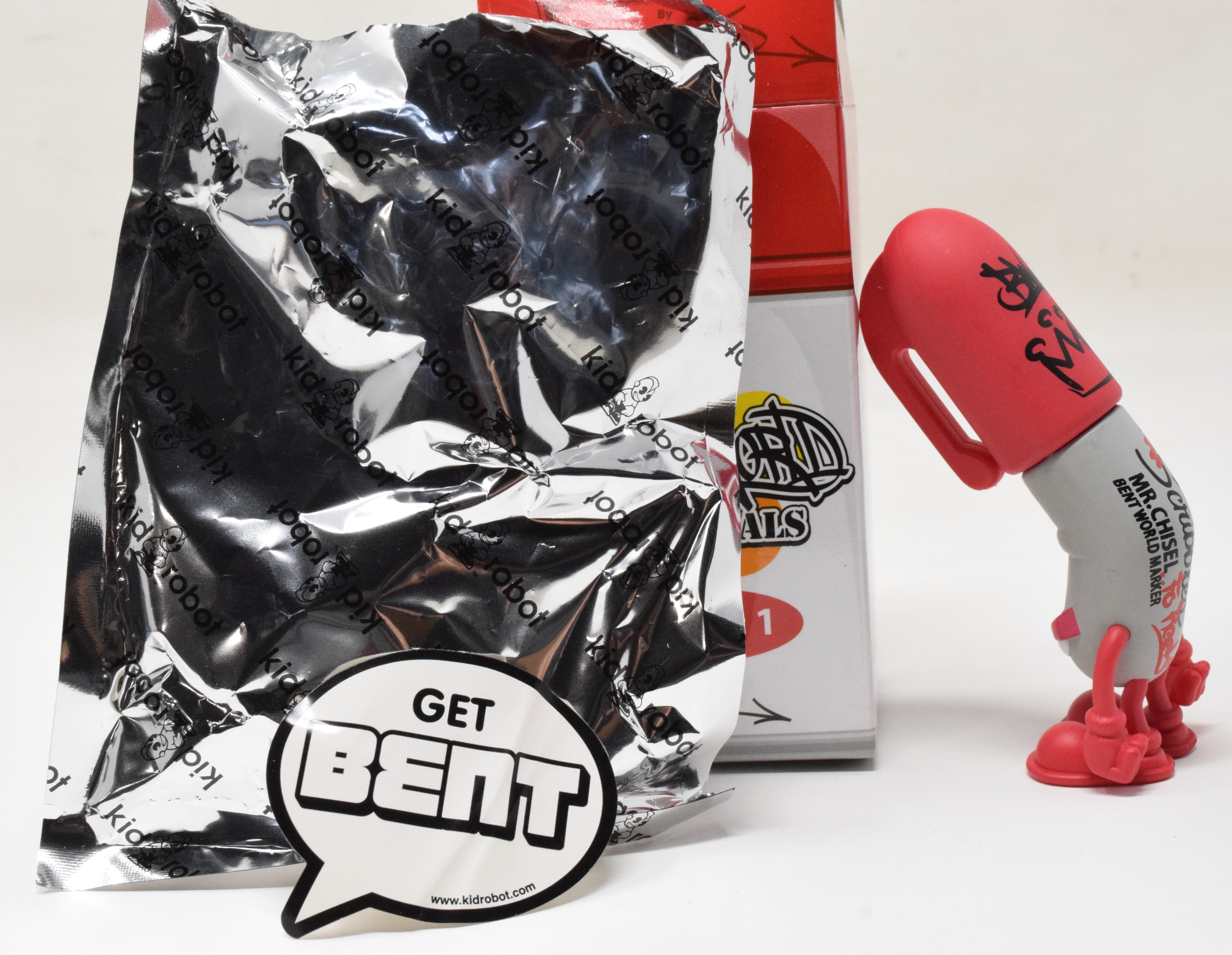 Kidrobot Bentworld Vandals Mad Mr Chisel Used Vinyl Figure Spray Paint