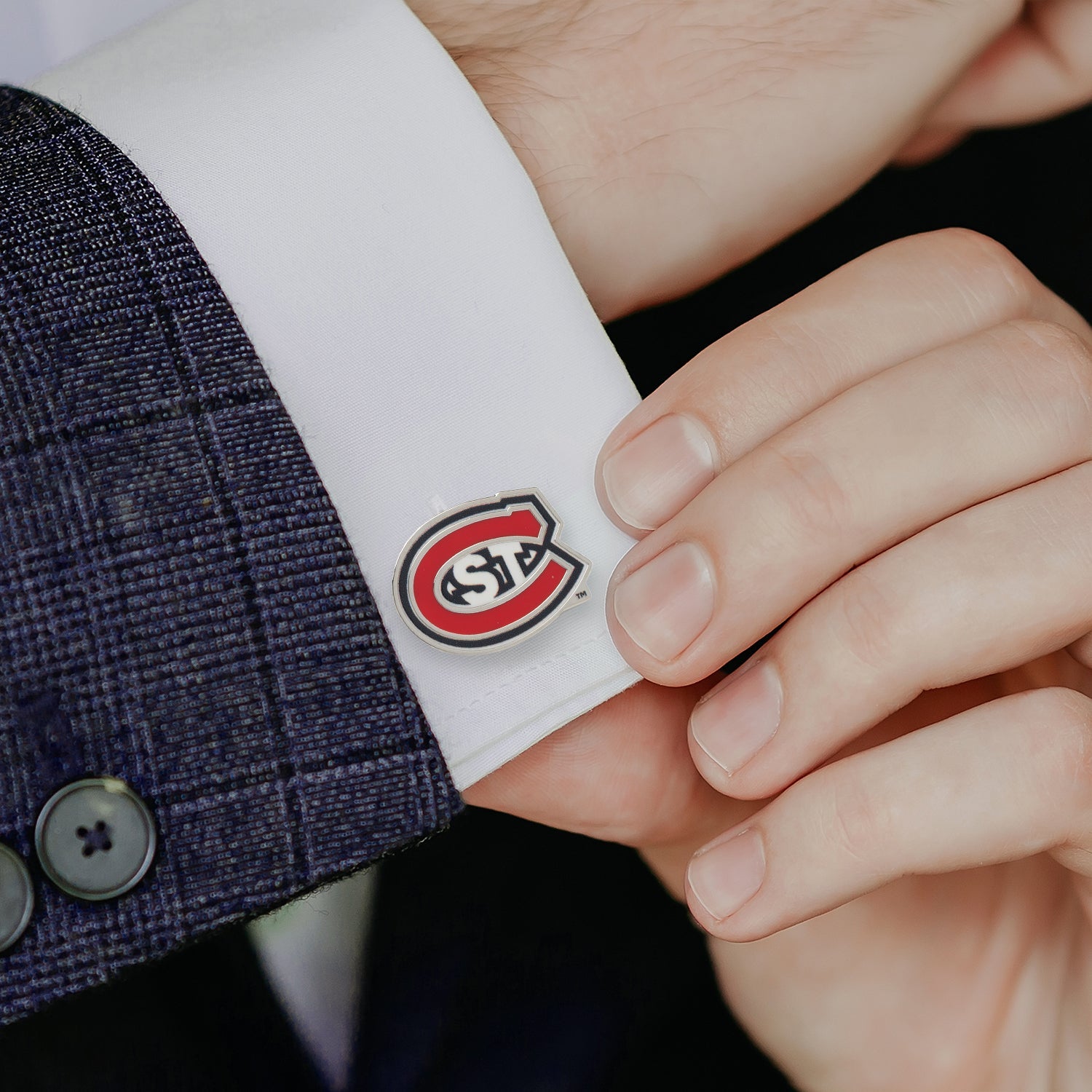 NCAA St. Cloud State Husky Mascot Cufflinks