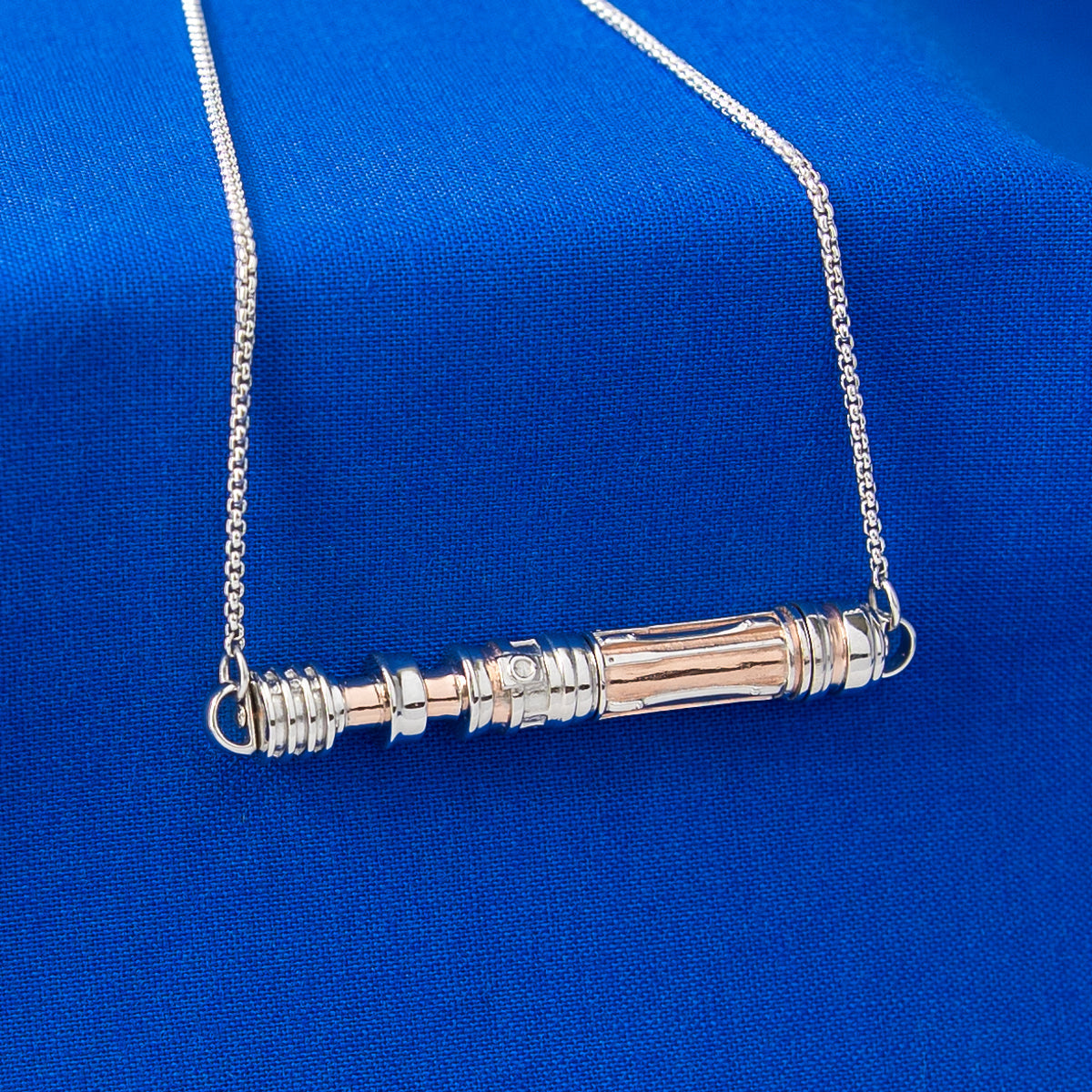 Star Wars X RockLove LIGHTSABER WORKSHOP Leia Organa Lightsaber Necklace
