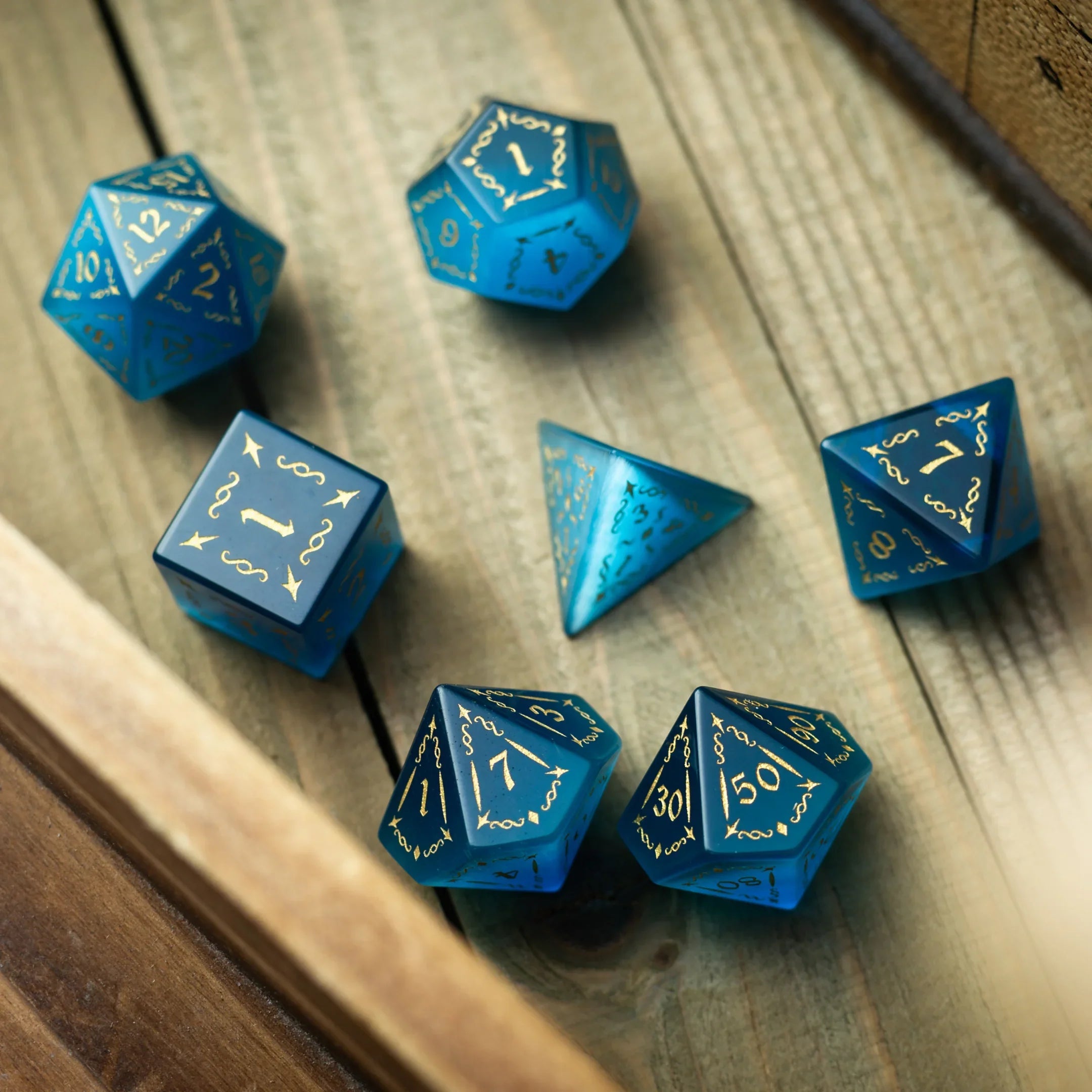Vine Spike Gemstone Blue Cats Eye Stone DND Dice Set