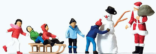 Preiser 10626 HO Scale Christmas Figure Set in Merry Christmas Box