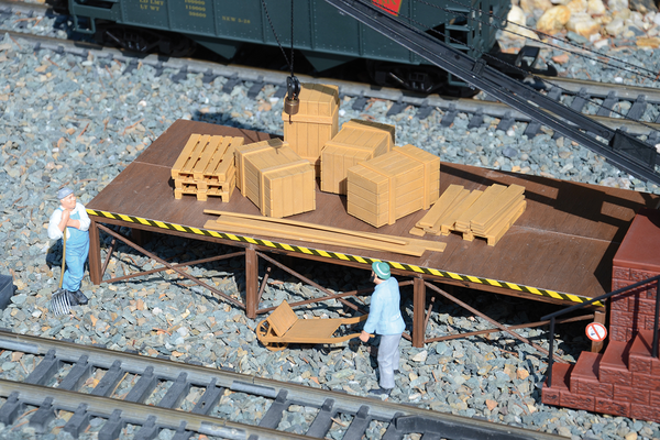 PIKO 62296 G Scale Pallets & Cartons Kit
