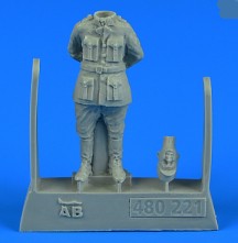 Aerobonus 480221 1/48 WWI French Pilot #1 (Standing, Hands behind Back) (D)