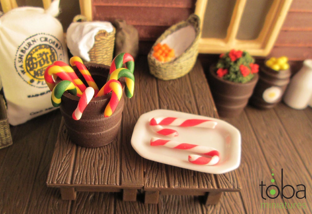 Toba Miniatures 1032 1/12 Scale Candy Canes (10)