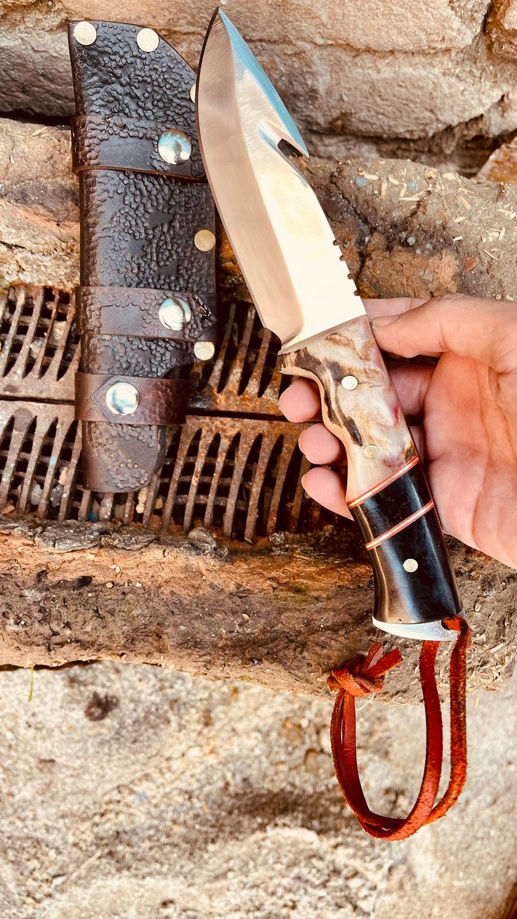 Hornstrike Guthook Hunting Knife – Custom 9" 440C Steel Blade with Black G10 & Sheep Horn Handle