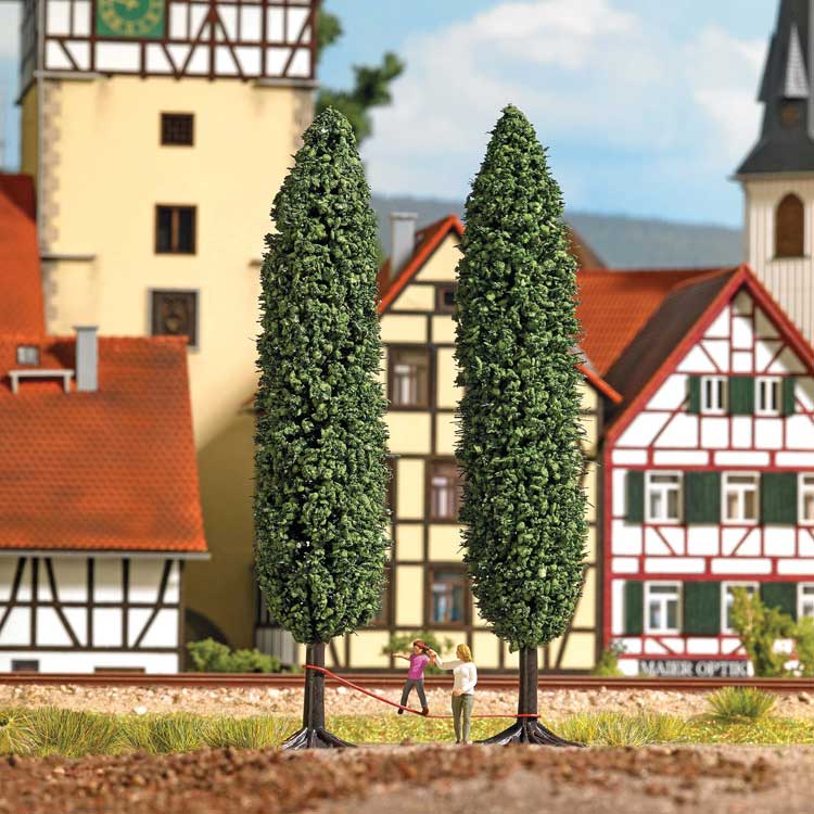 Busch 7945 HO Scale Slackline -Mother Helping Daugher Balance on Slackline