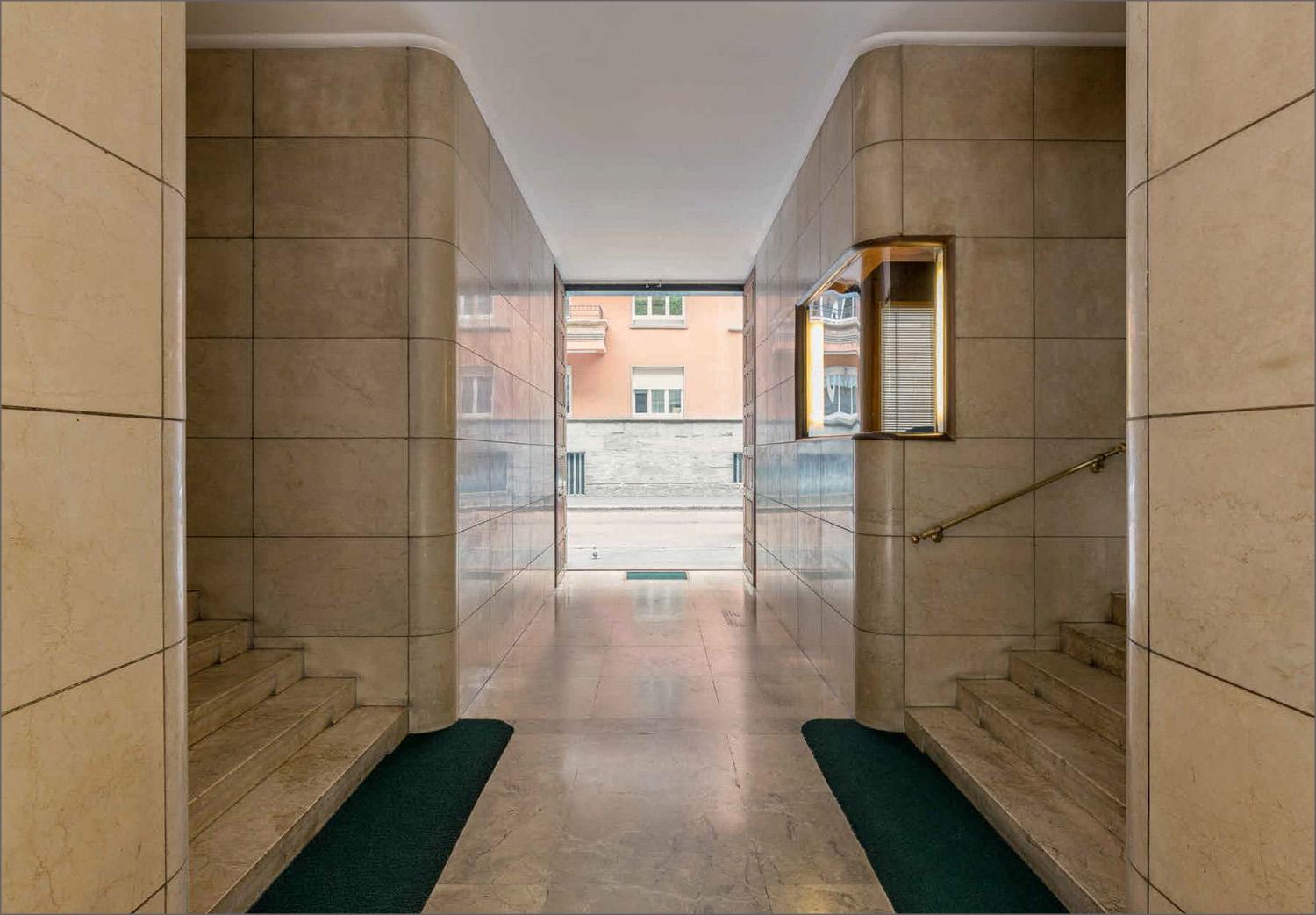 Entryways of Milan. Ingressi di Milano. 45th Ed. (English, Italian)