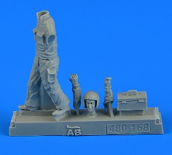 Aerobonus 480168 1/48 Warshaw Pact Aircraft Mechanic #4 (w/Tool Box)