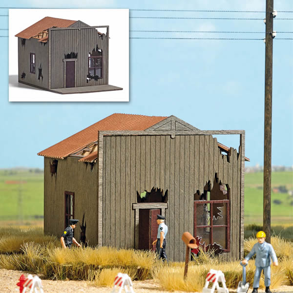Busch 9718 HO Scale Dilapidated North American House -- Laser-Cut Kit