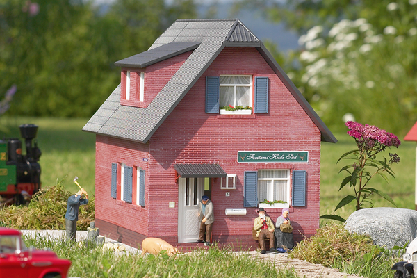 PIKO 62073 G Scale Brendas Brick House Kit