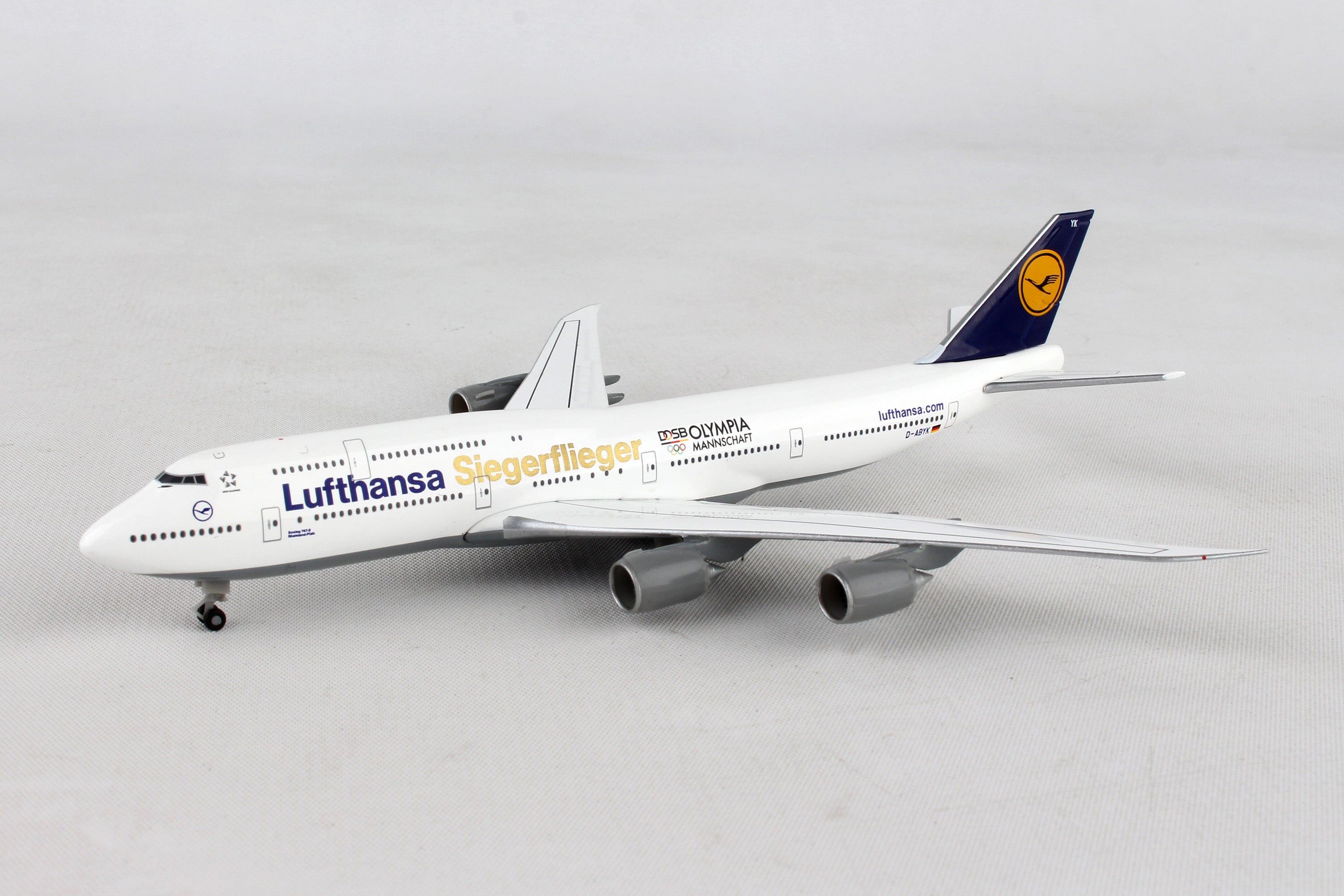 Herpa Wings HE530026 Lufthansa 747-8 1/500 Siegerflieger Olympia Rio 2016**