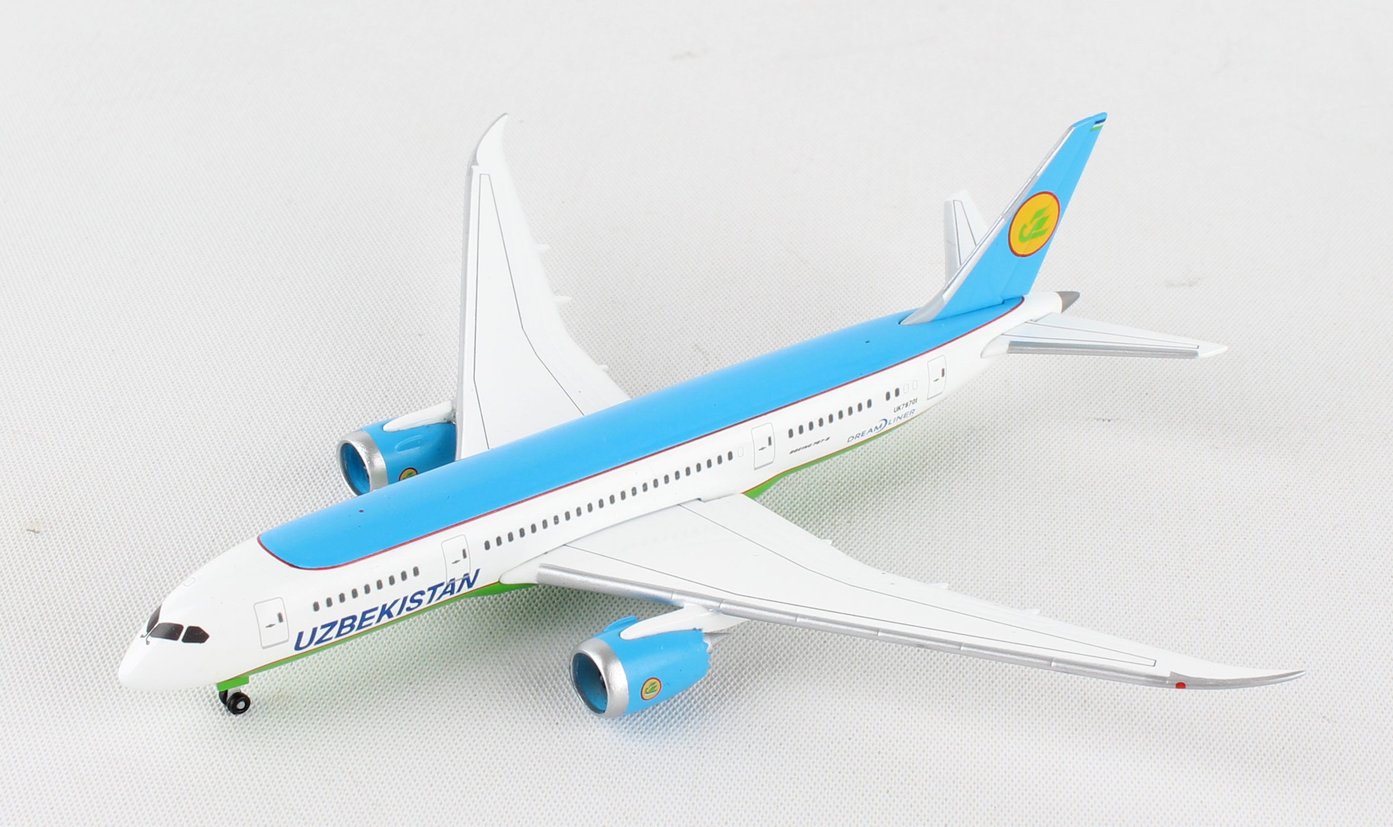 Herpa Wings HE530040 Uzbekistan 787-8 1/500