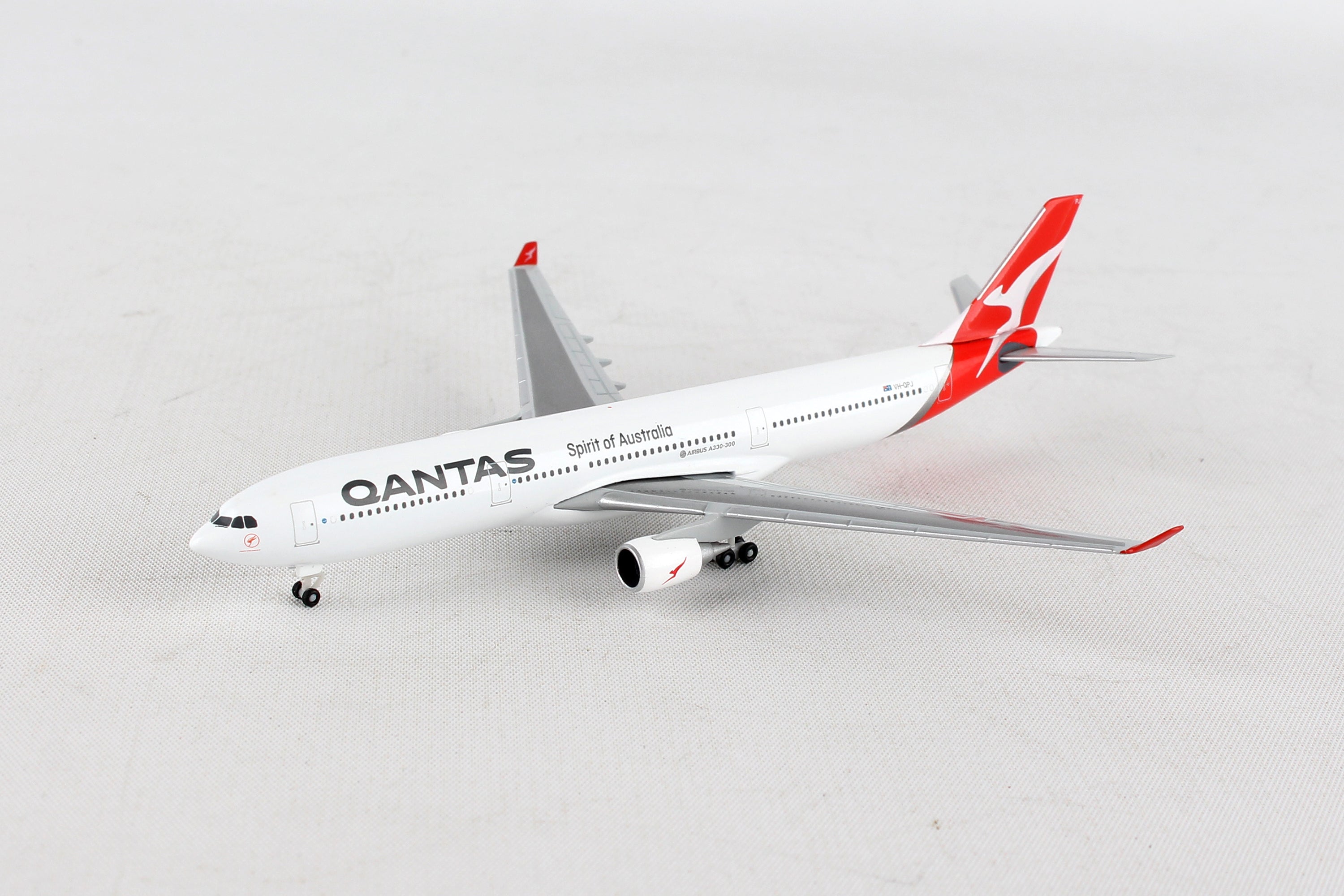 Herpa Wings HE530156 Qantas A330-300 1/500 New Livery 2016